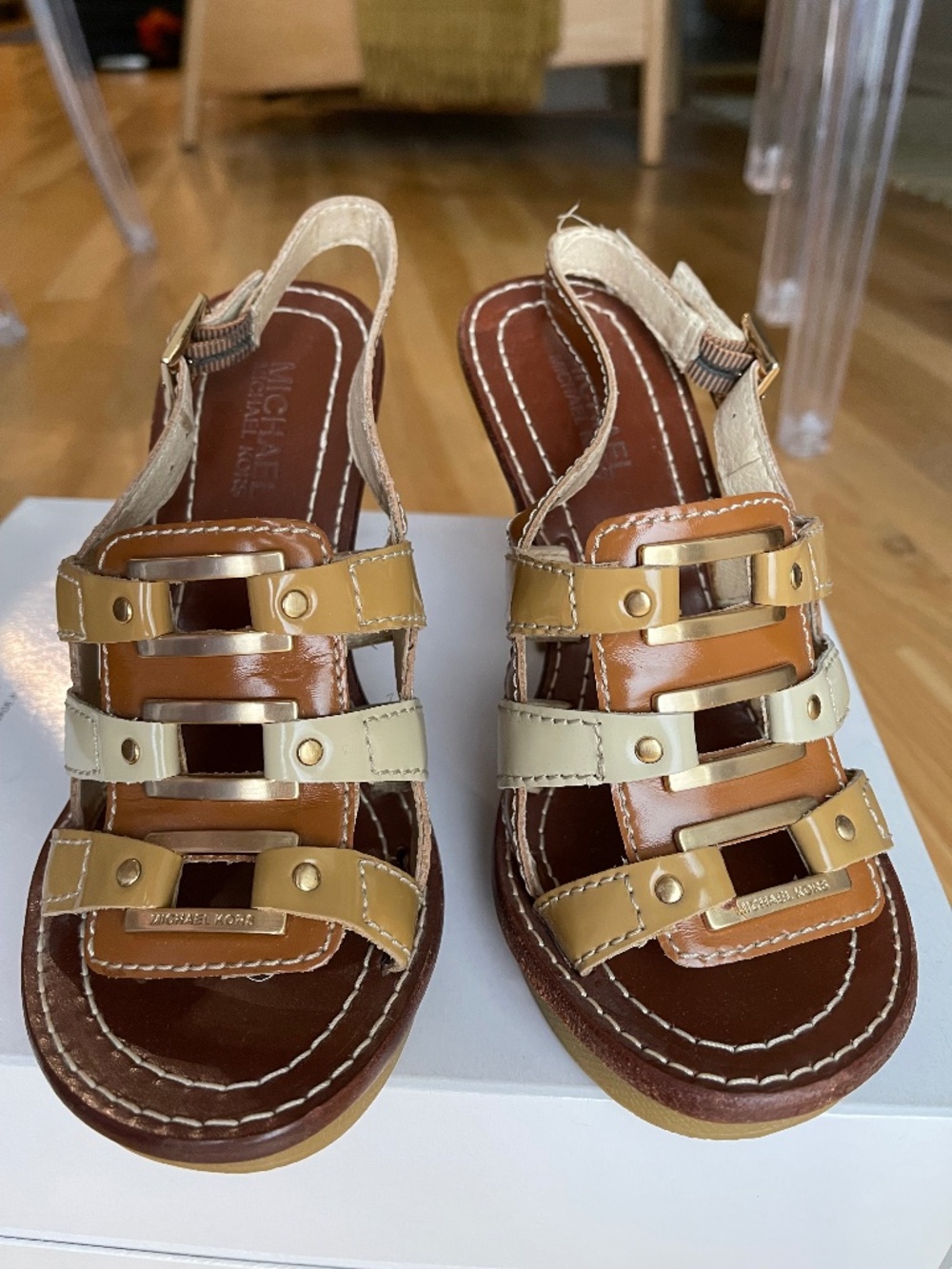 MICHAEL Michael Kors Tan Leather Platform Sandals, NEVER WORN, Size US 5, EU 35